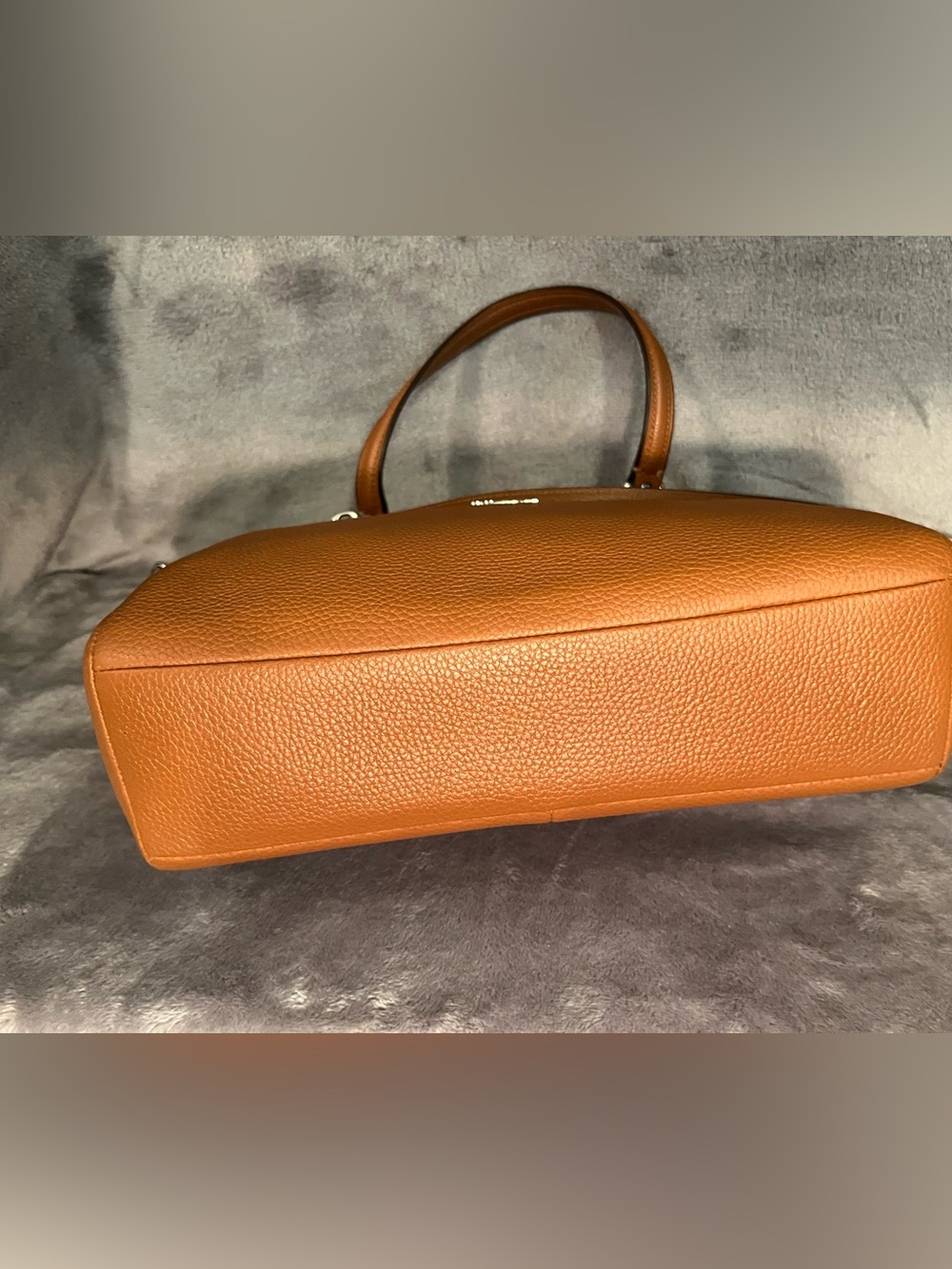 Coach Prairie Satchel - Saddle Tan / Camel
Correction - Silver Hardware - Picture 3 of 3